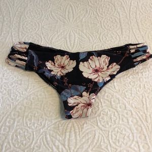 Billabong bikini bottoms